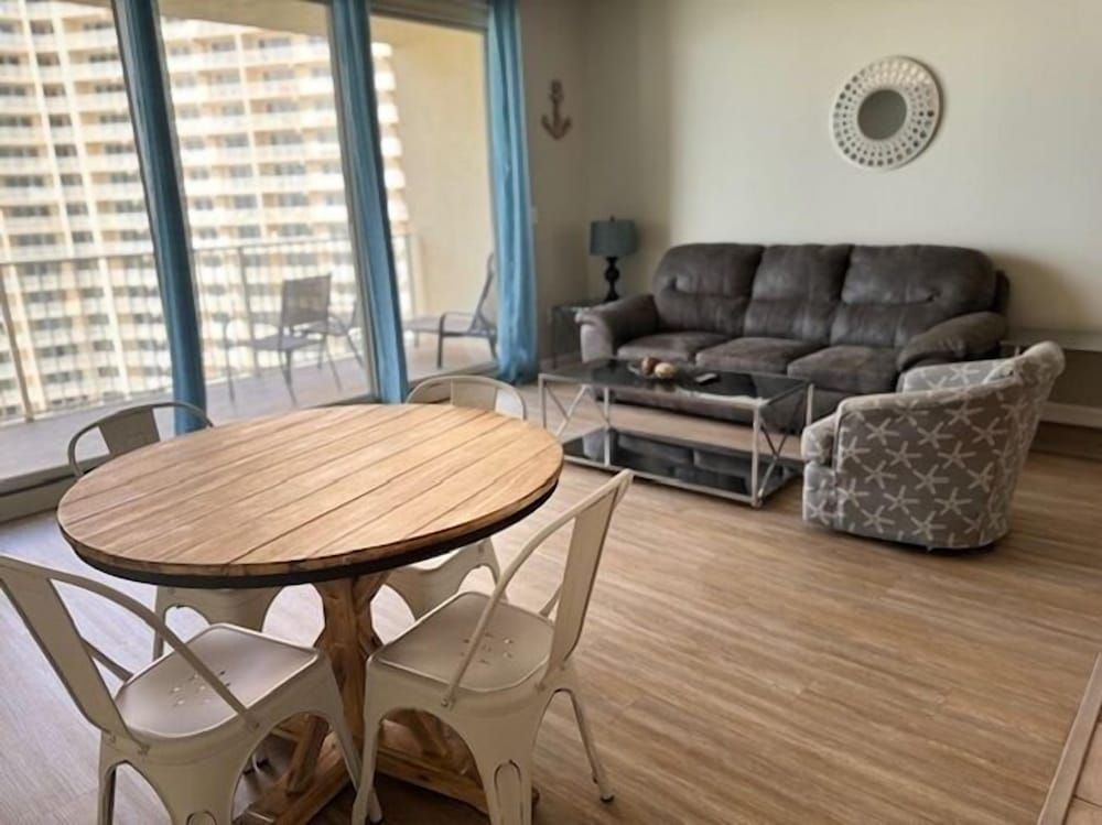 Shores of Panama Beach Resort Standard Suite, 1 Bedroom, Oceanfront 14