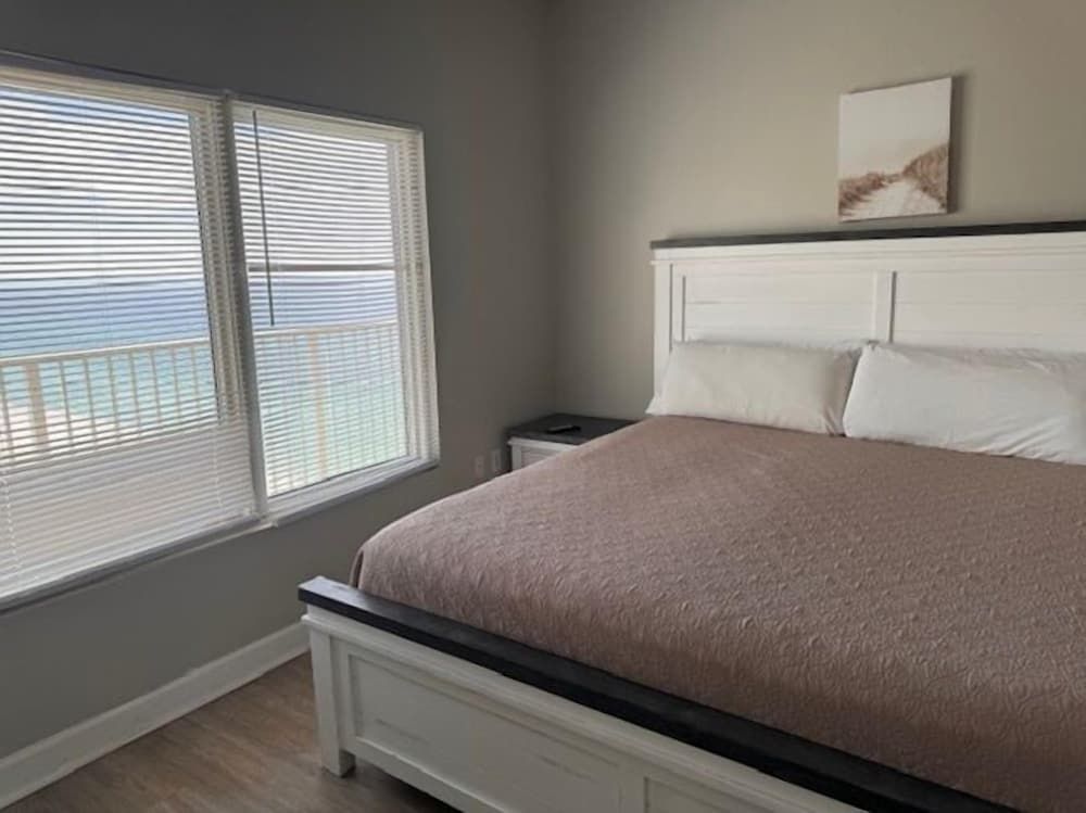 Shores of Panama Beach Resort Superior Suite, 3 Bedrooms, Oceanfront 4