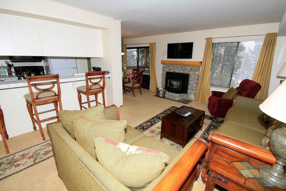 1-Bedroom Condo Near Ski Lifts