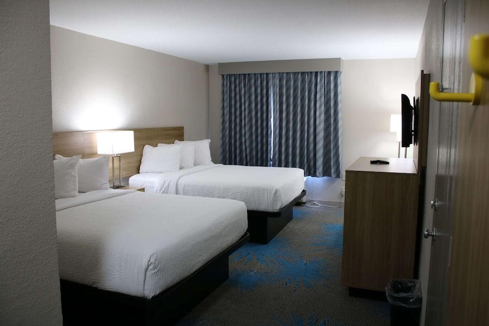 Room, 2 Queen Beds, Accessible, Non Smoking (Bathtub w/ Grab Bars)