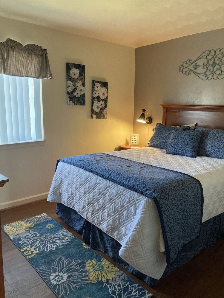 Affordable Corporate Suites Christiansburg 1 Queen Bed, Non Smoking Room Only 4