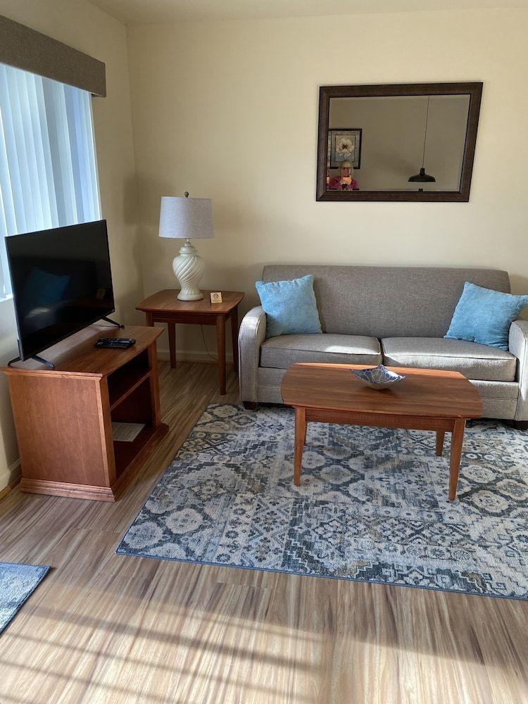 Affordable Corporate Suites Christiansburg Suite, 1 Queen Bed, Non Smoking (Mobile) 15
