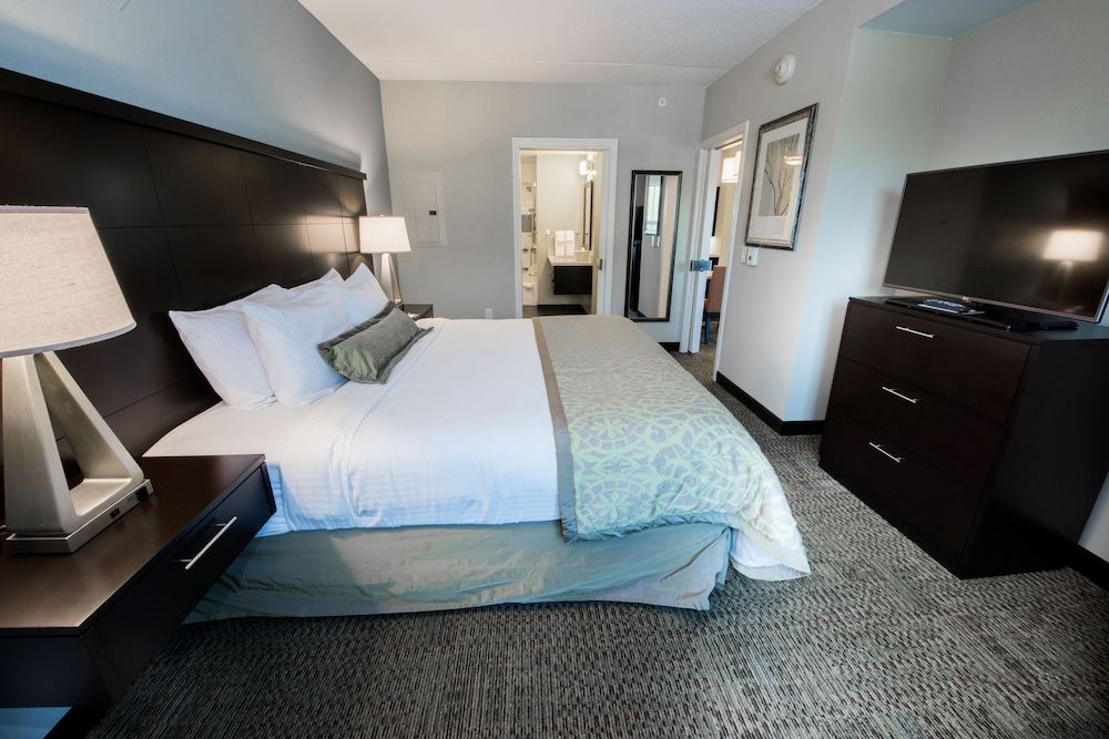 Suite, 2 Bedrooms, Kitchen