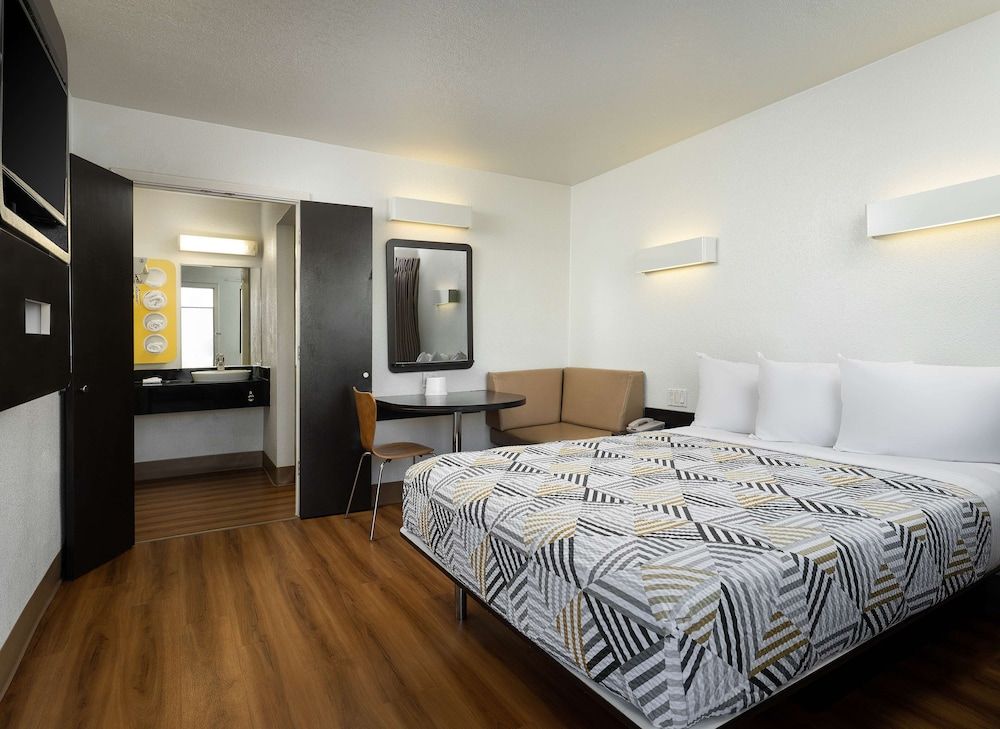 Standard Room, 1 Double Bed, Accessible, Non Smoking