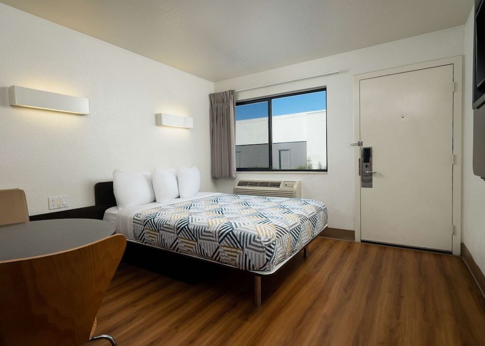 Standard Room, 1 Double Bed, Accessible, Non Smoking