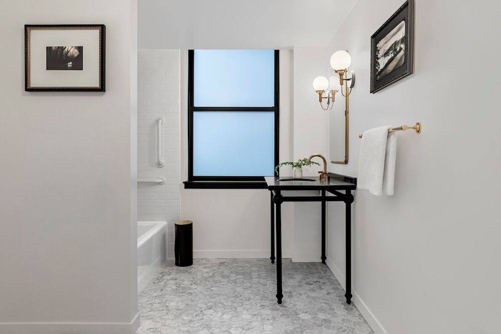 Suite (Belltown)