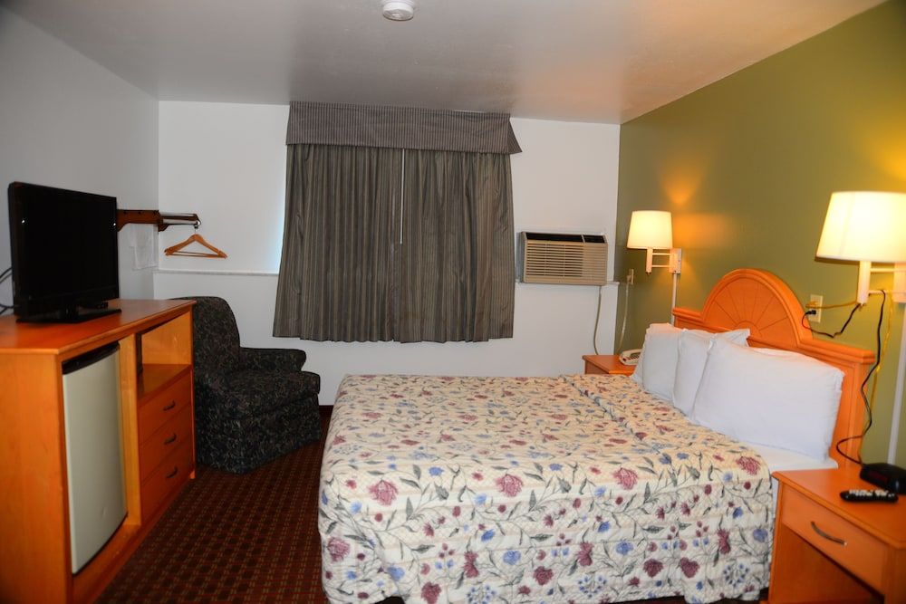 Deluxe Room, 1 Queen Bed, Non Smoking