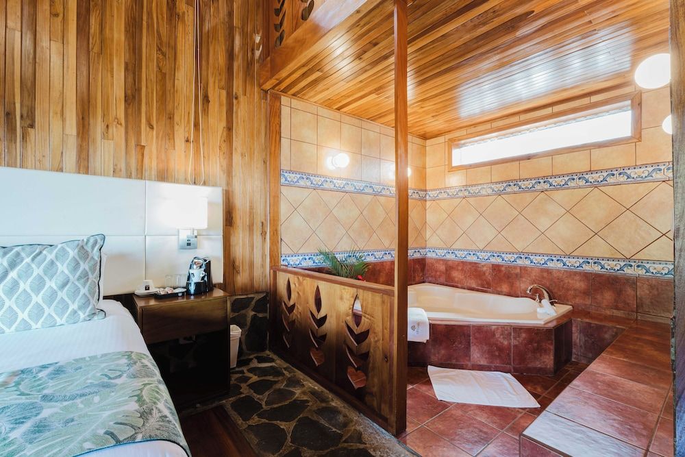 Hotel Heliconia - Monteverde Family Rooms 8