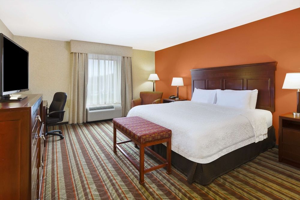 Room, 1 King Bed, Accessible, Bathtub (Hearing)
