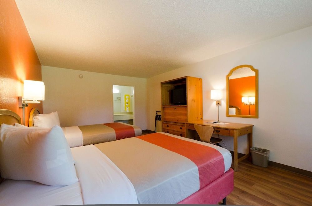 Motel 6 Frederick, MD - Fort Detrick Standard Room, 2 Double Beds, Accessible, Non Smoking