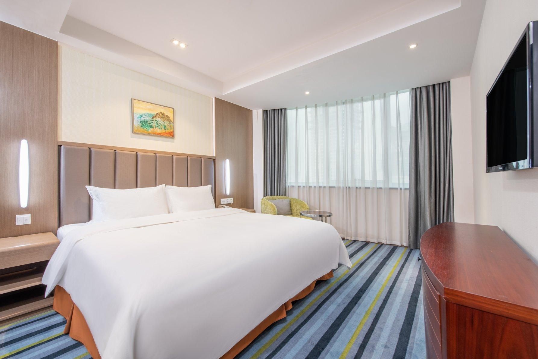 Standard, 1 Queen Bed