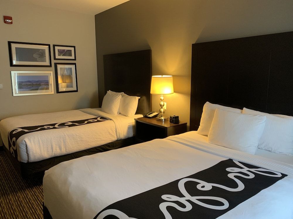 Deluxe Suite, 2 Queen Beds, Non Smoking