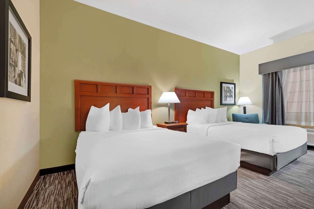 Best Western Hebbronville Inn Standard Room, 2 Queen Beds, Non Smoking, Refrigerator & Microwave 2
