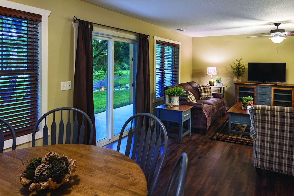 Room, Multiple Beds