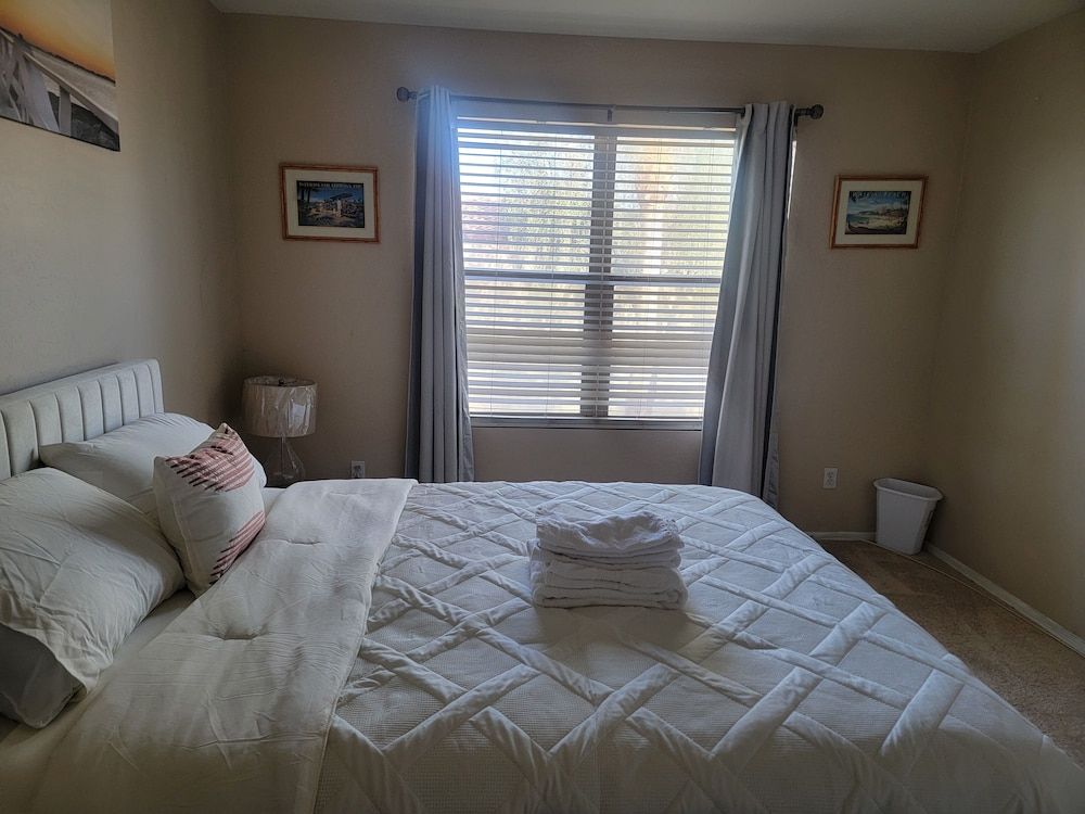 Room, 1 Queen Bed (Havana Room)
