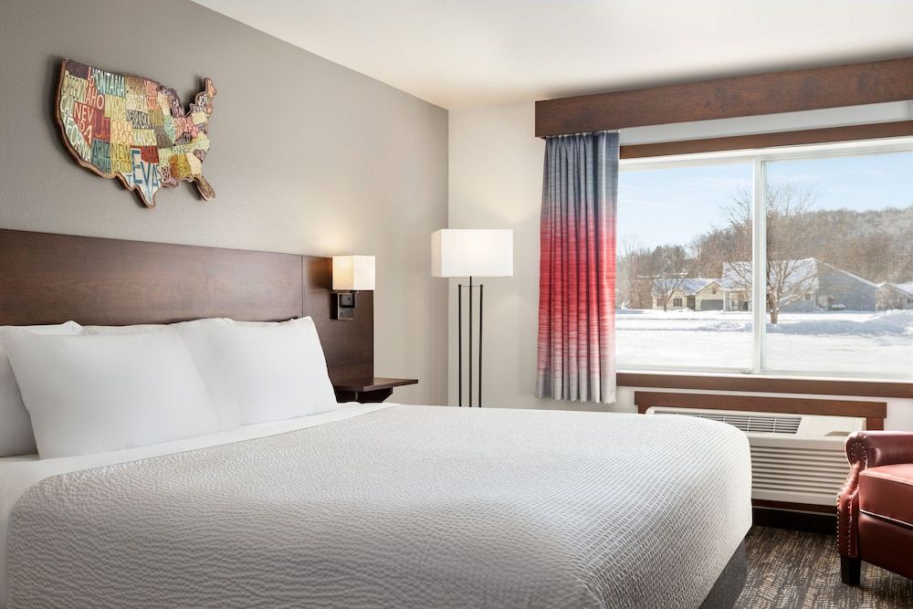 Room, 1 King Bed, Accessible, Non Smoking (Mobility Accessible)