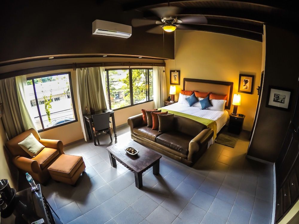 Deluxe Suite, 1 King Bed