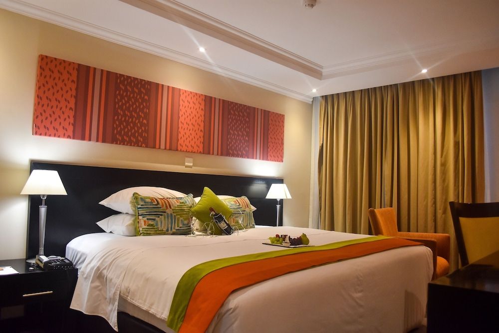 Cresta Lodge Gaborone Suite, 1 King Bed, Garden View 2