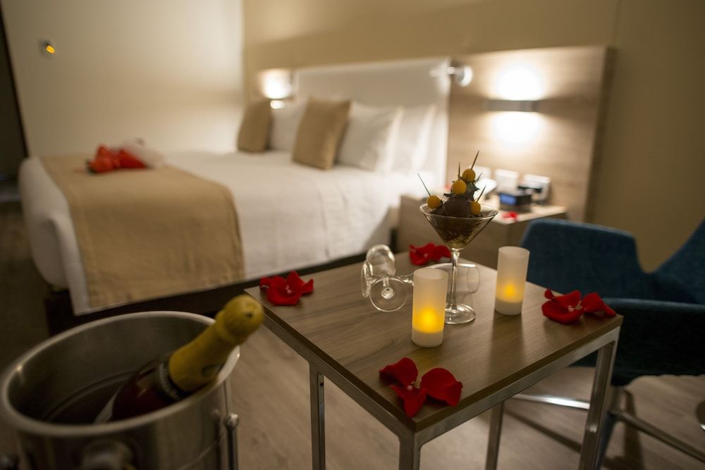 Holiday Inn Cucuta by IHG Standard Room, 1 King Bed (High Floor) 3