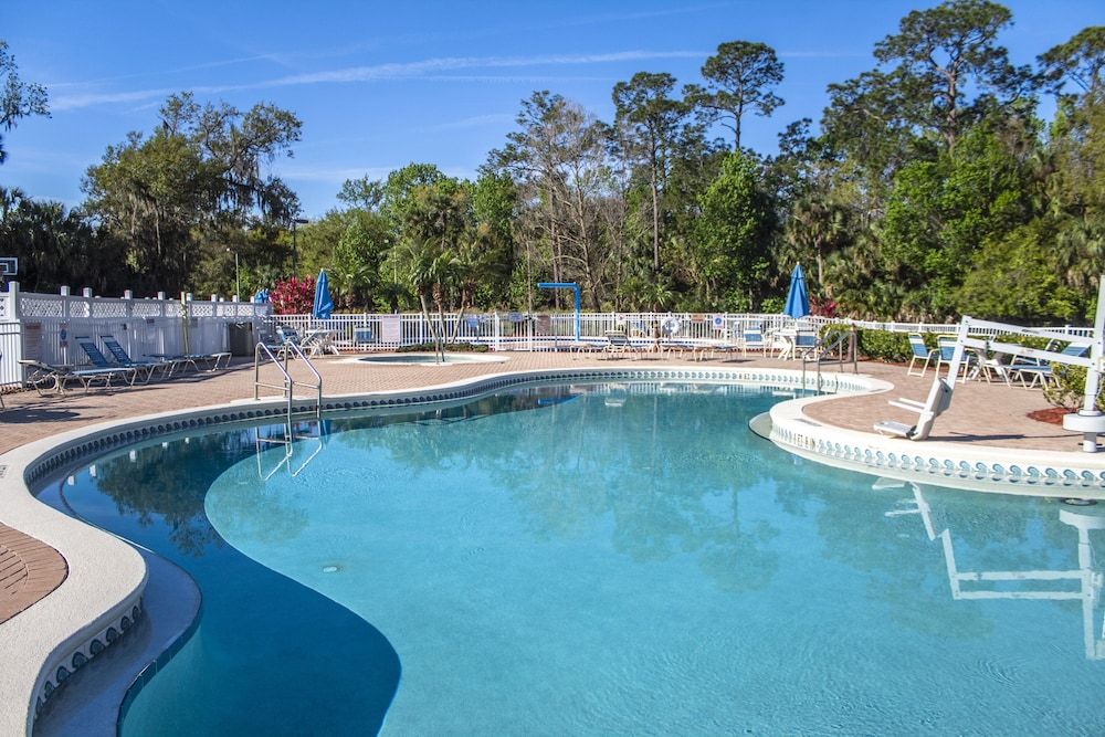 undefined Barefoot'n Resort 7