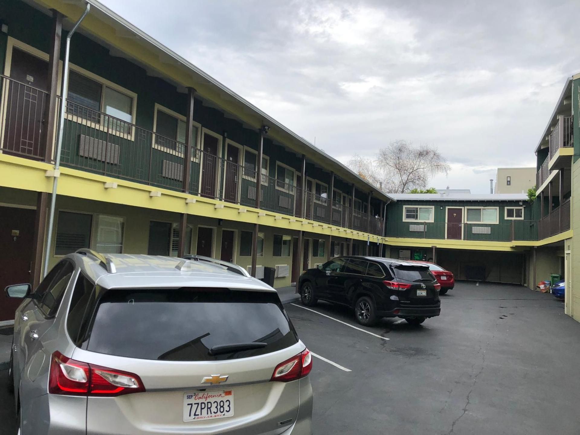 undefined Lombard Plaza Motel 3