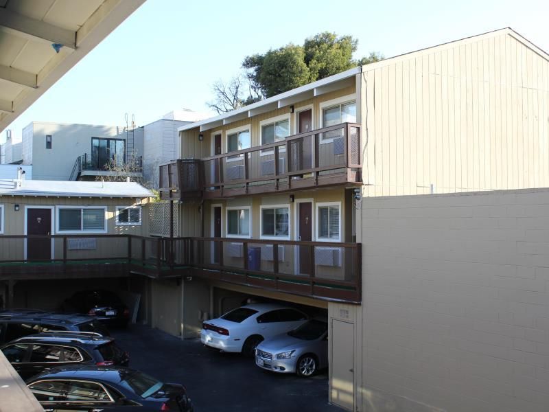 undefined Lombard Plaza Motel 7