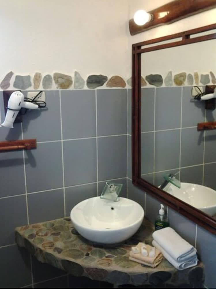 Guayabo Lodge Studio Suite, 2 Double Beds 8