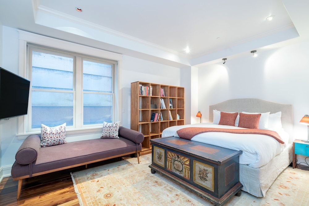 Room, 3 Bedrooms (W103)