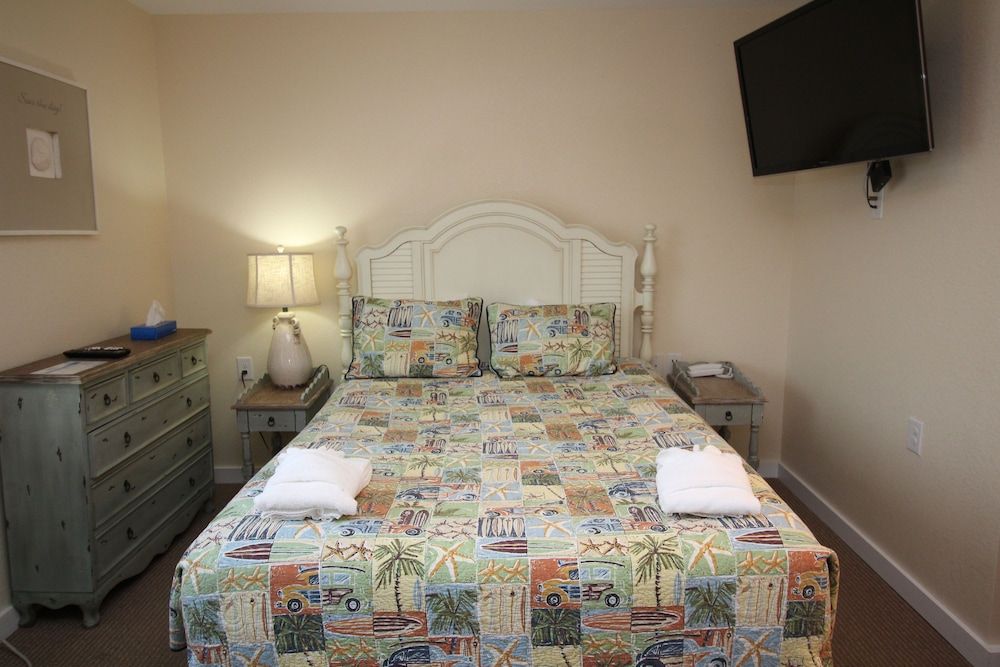 Fin 'n Feather Waterside Inn By Kees Vacations Standard Room, 1 Queen Bed 2