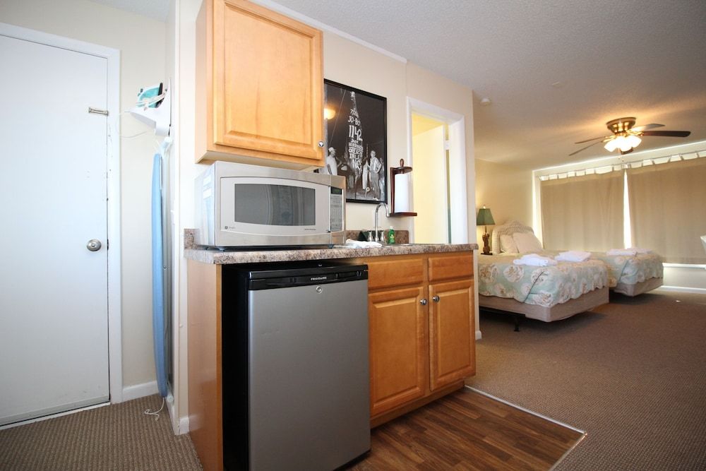 Fin 'n Feather Waterside Inn By Kees Vacations Standard Room, 2 Queen Beds 9