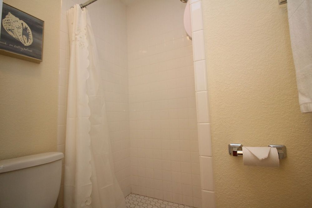 Fin 'n Feather Waterside Inn By Kees Vacations Standard Room, 1 Queen Bed 9