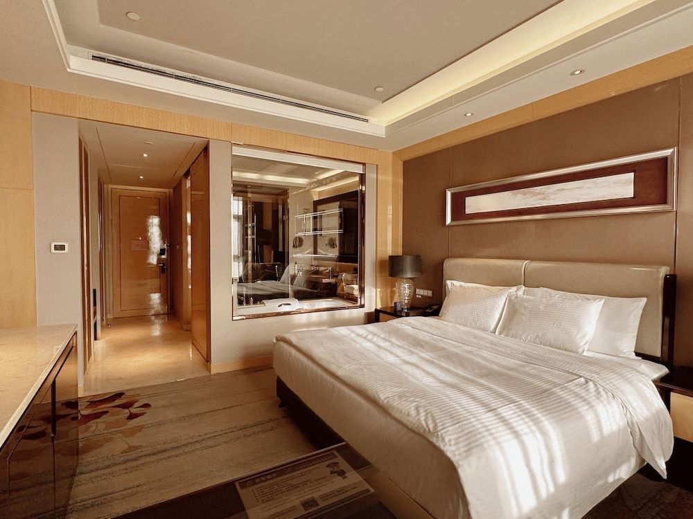 Wanda Realm Dandong Deluxe Double Room 3