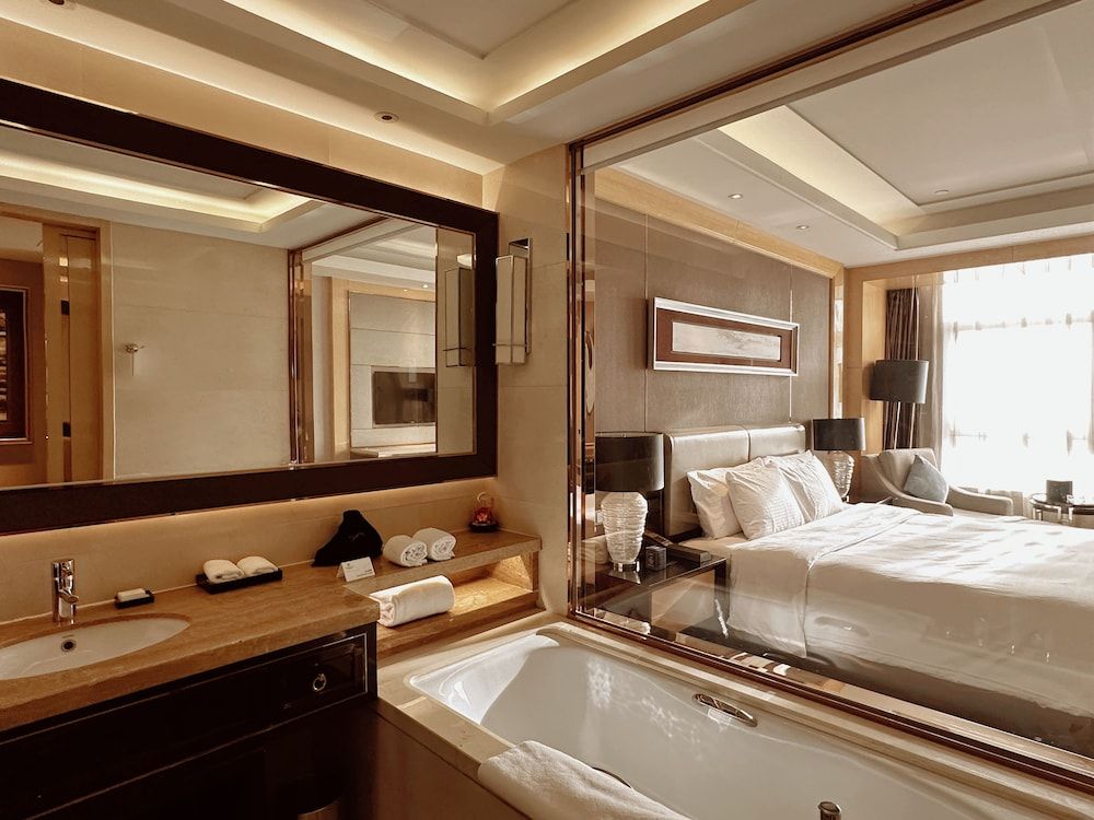 Wanda Realm Dandong Deluxe Double Room 5