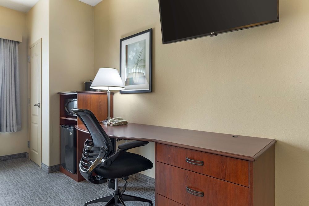 Standard Room, 1 King Bed, Non Smoking, Jetted Tub