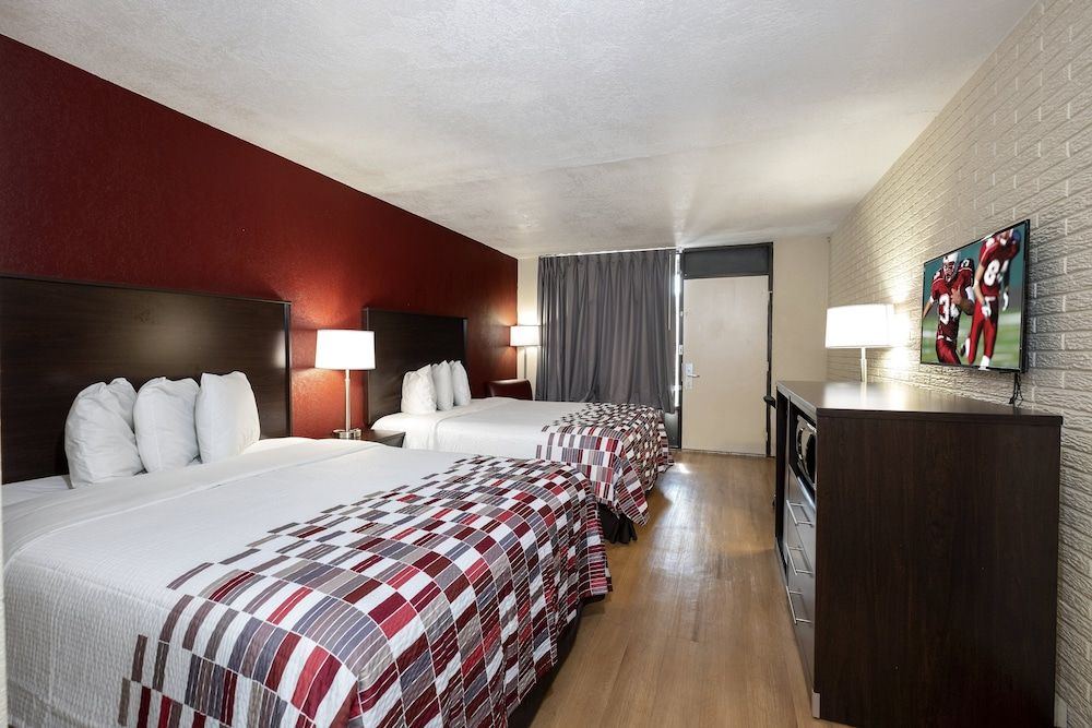 Deluxe Room, 2 Queen Beds, Accessible, Non Smoking
