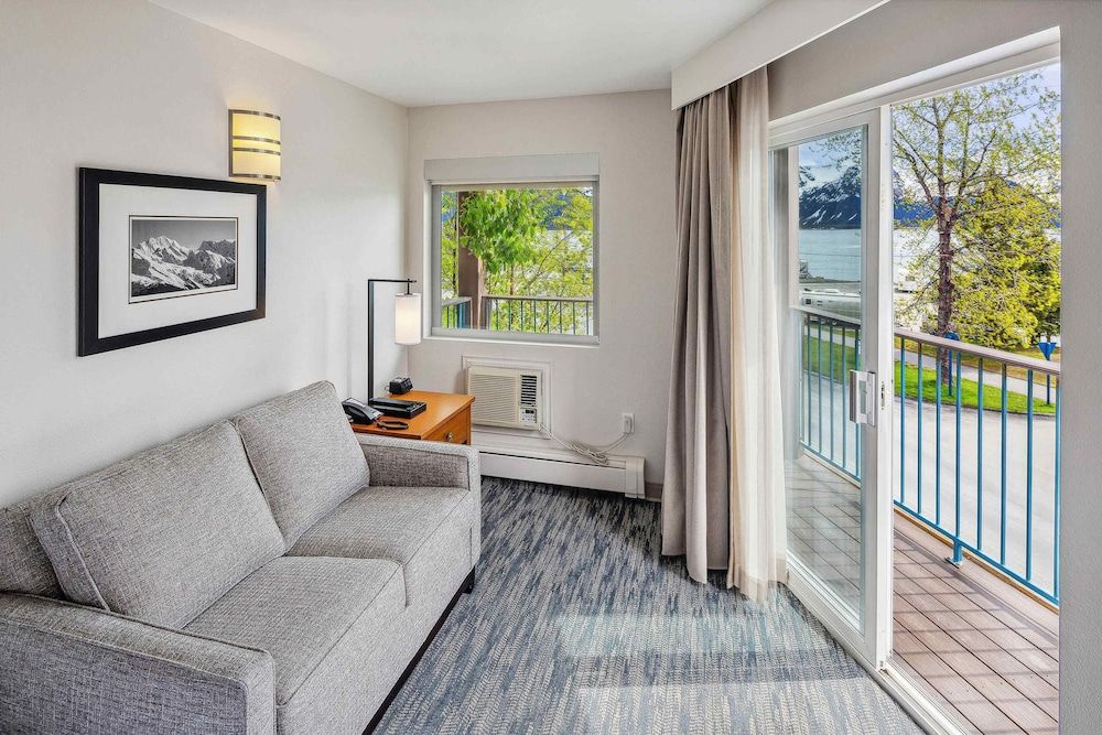 Hotel Edgewater