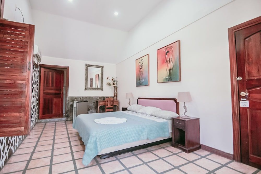 Hotel Las Tres Banderas Bungalow 4