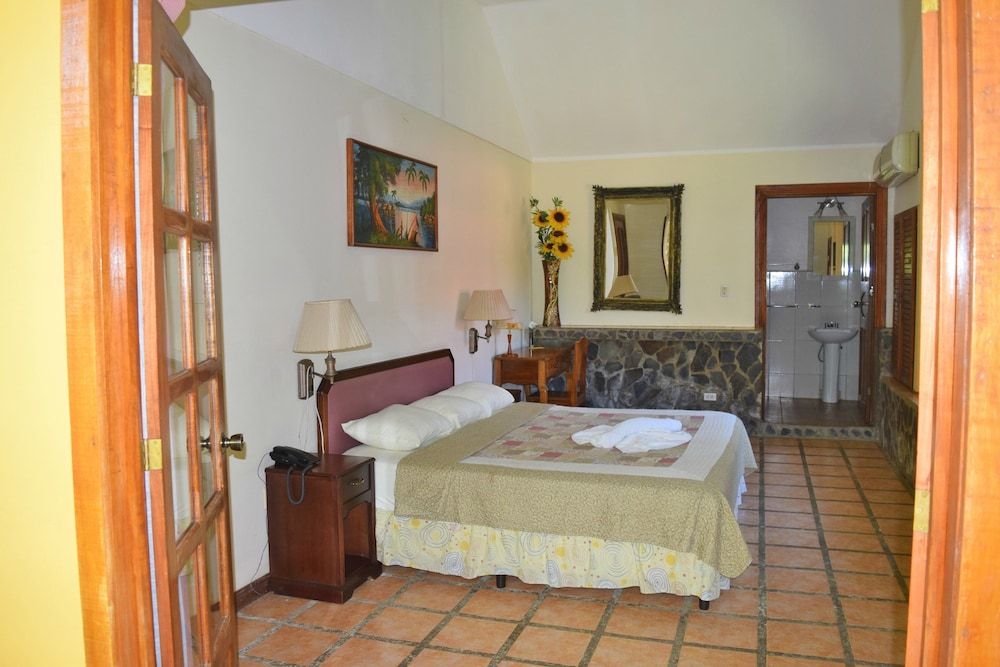 Hotel Las Tres Banderas Bungalow 2