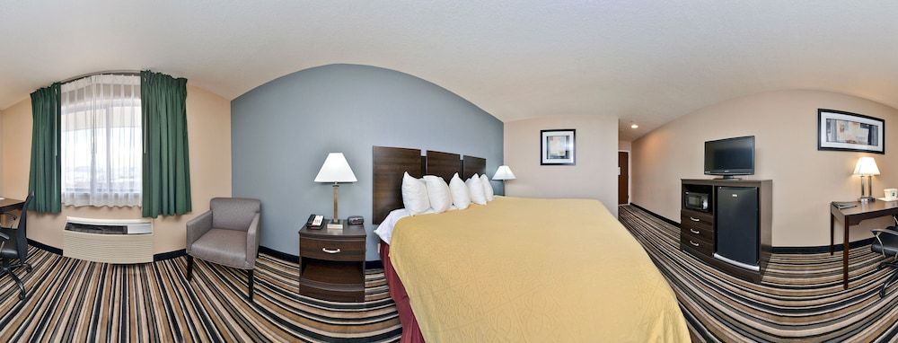 Room, 1 King Bed, Accessible, Non Smoking (Mobility, Roll-In Shower)