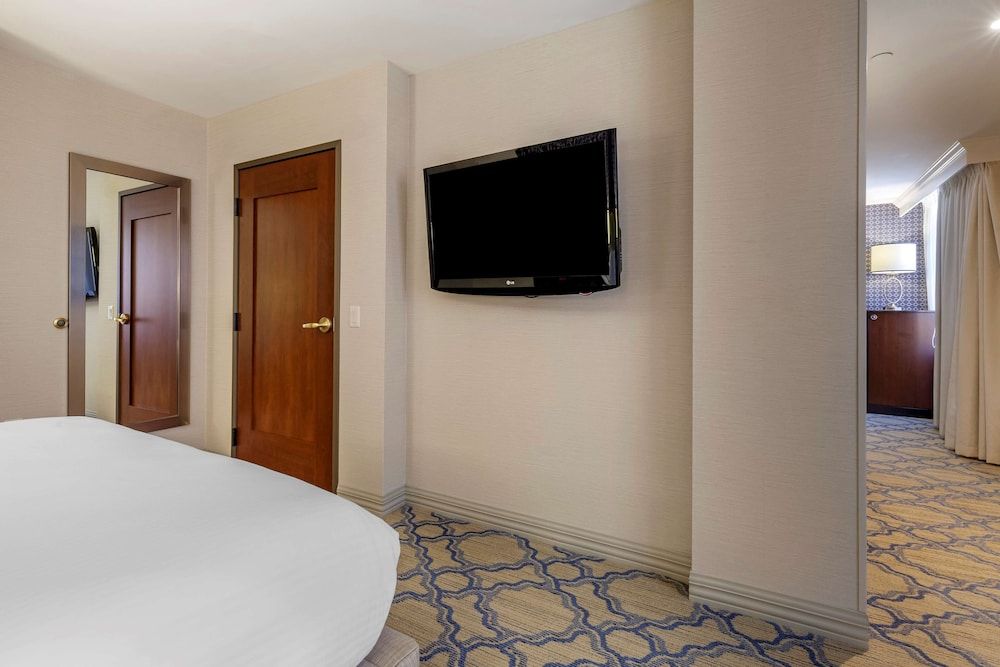 Standard Room, 1 Queen Bed, Accessible, Non Smoking
