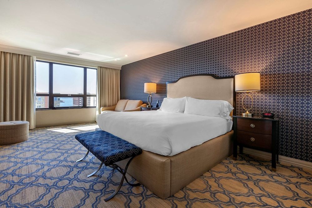 Standard Room, 1 King Bed, Non Smoking (with Sofabed, View)