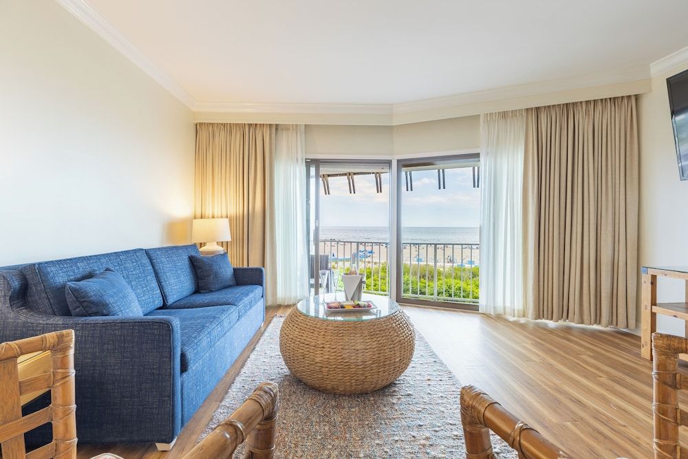 La Mer Beachfront Resort Penthouse, Ocean View (Offsite Condo P41) 3