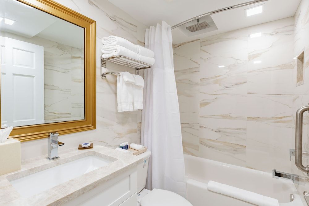 La Mer Beachfront Resort Penthouse, Ocean View (Offsite Condo P41) 2