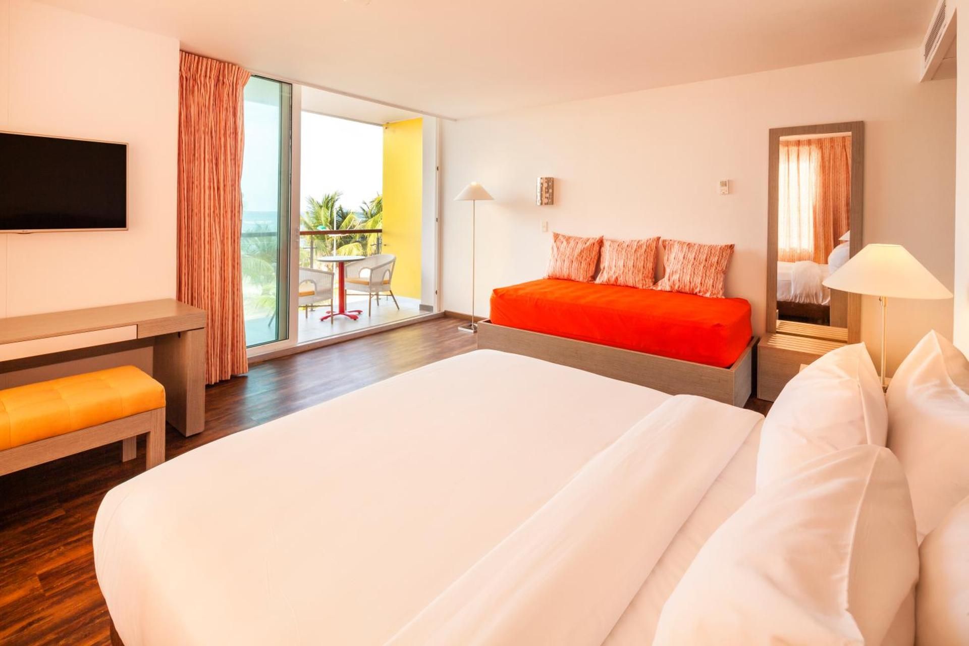 Double or Twin Room with Sea View