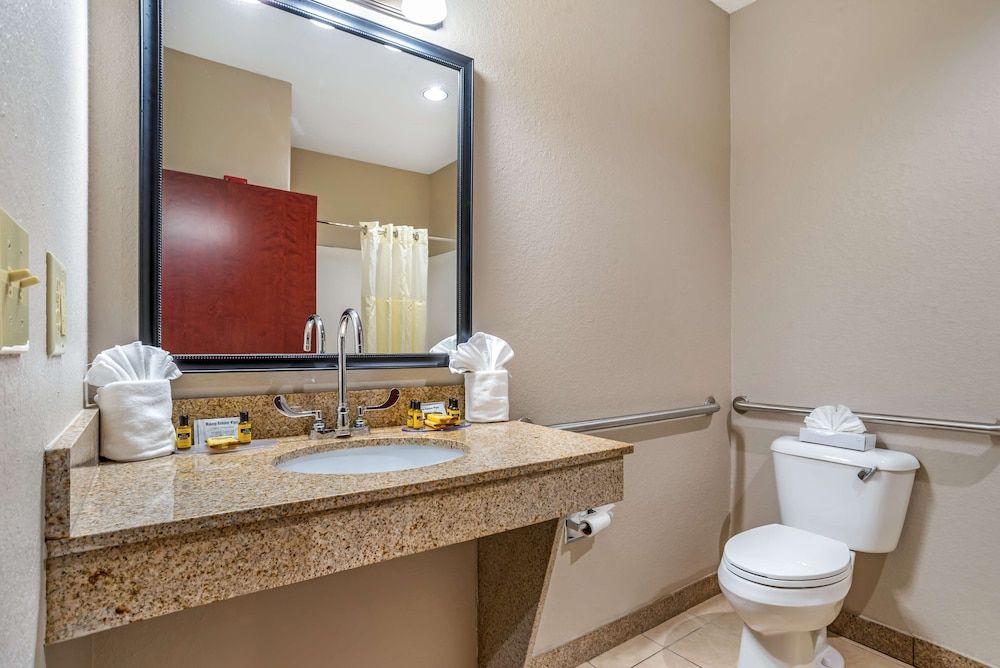 Best Western Plus Circle Inn Standard Room, 2 Queen Beds, Accessible, Non Smoking 3