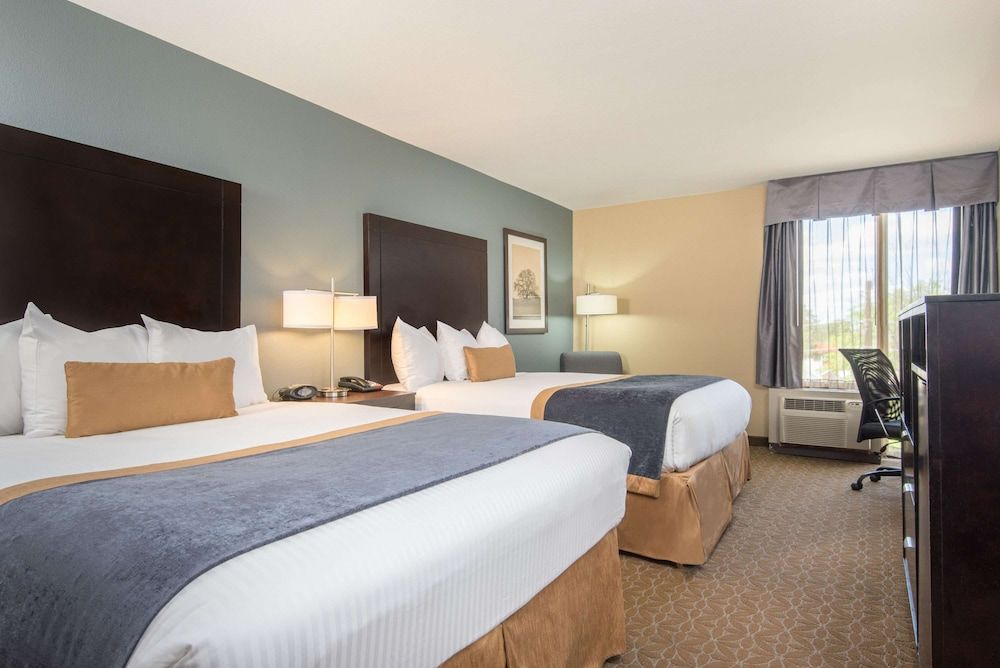 Room, 2 Queen Beds, Accessible, Non Smoking (Mobility,Hearing,Tub w/Grab Bars)