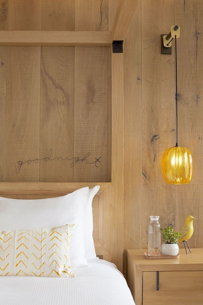 The Landsby Deluxe Room, 1 King Bed (Deluxe Garden Room One King Bed) 2