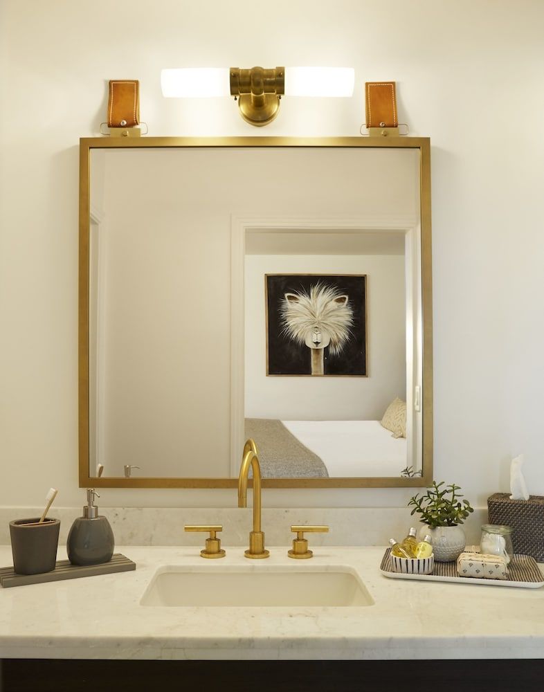 The Landsby Deluxe Room, 1 King Bed (Deluxe Room King Bed) 4