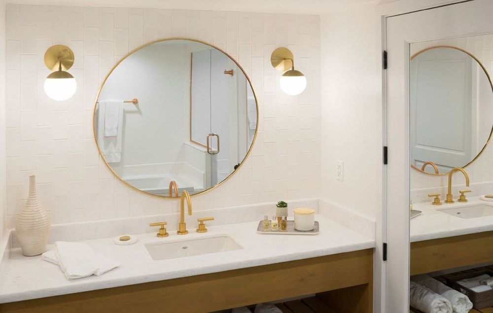 The Landsby Luxury Room, 1 King Bed (Luxury King Room) 2