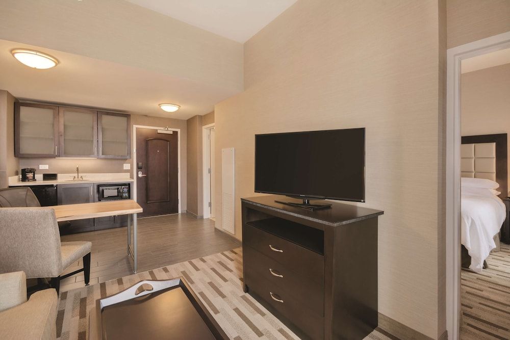 Premium Suite, 2 Queen Beds, Non Smoking